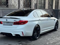 Photo of the vehicle BMW M5