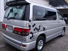 Photo of the vehicle Toyota HiAce