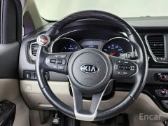 Photo of the vehicle Kia Carnival