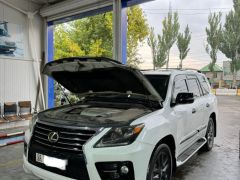 Photo of the vehicle Lexus LX