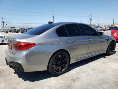 Photo of the vehicle BMW M5