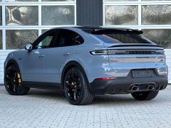 Photo of the vehicle Porsche Cayenne