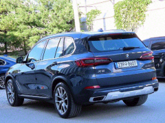 Photo of the vehicle BMW X5