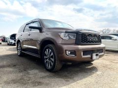 Photo of the vehicle Toyota Sequoia