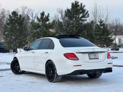 Фото авто Mercedes-Benz E-Класс