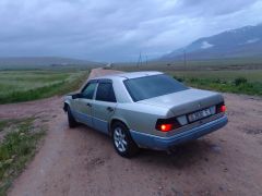 Сүрөт унаа Mercedes-Benz W124