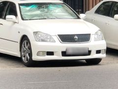 Photo of the vehicle Toyota Crown