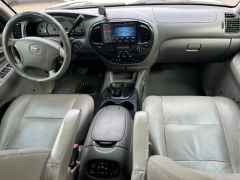 Сүрөт унаа Toyota Sequoia