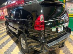 Photo of the vehicle Lexus GX