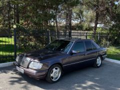 Сүрөт унаа Mercedes-Benz W124