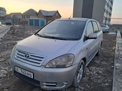 Сүрөт унаа Toyota Avensis Verso