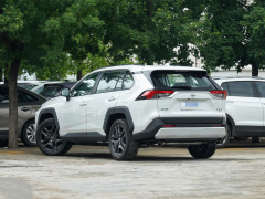 Сүрөт унаа Toyota RAV4