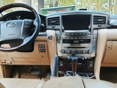 Photo of the vehicle Lexus LX