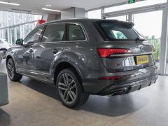 Сүрөт унаа Audi Q7