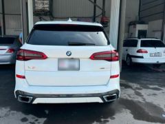 Photo of the vehicle BMW X5