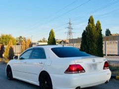 Photo of the vehicle Toyota Crown