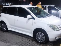 Photo of the vehicle Toyota Ist