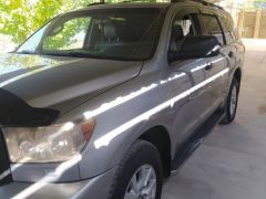 Сүрөт унаа Toyota Sequoia