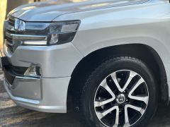 Фото авто Toyota Land Cruiser