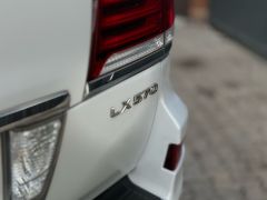 Photo of the vehicle Lexus LX