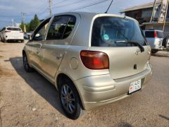 Сүрөт унаа Toyota Vitz