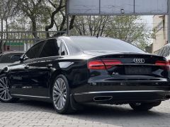 Photo of the vehicle Audi A8