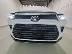 Сүрөт унаа Toyota Grand Highlander