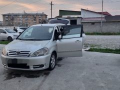 Сүрөт унаа Toyota Avensis Verso