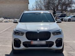 Photo of the vehicle BMW X5