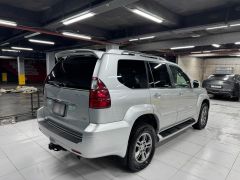 Photo of the vehicle Lexus GX