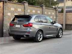 Photo of the vehicle BMW X5