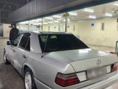 Сүрөт унаа Mercedes-Benz W124