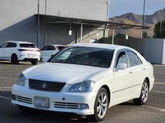 Photo of the vehicle Toyota Crown