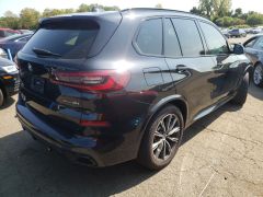 Photo of the vehicle BMW X5