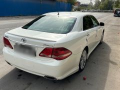 Сүрөт унаа Toyota Crown