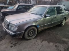 Сүрөт унаа Mercedes-Benz W124