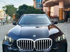 Photo of the vehicle BMW X5