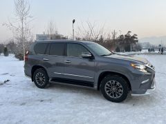 Photo of the vehicle Lexus GX