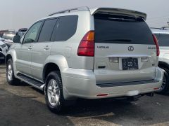 Photo of the vehicle Lexus GX