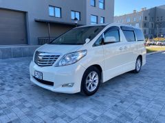 Photo of the vehicle Toyota Alphard