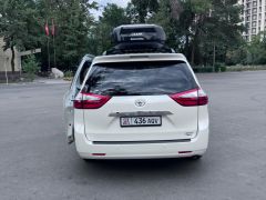 Фото авто Toyota Sienna