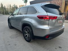 Сүрөт унаа Toyota Highlander