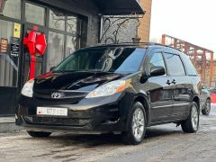 Photo of the vehicle Toyota Sienna