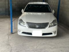 Фото авто Toyota Crown