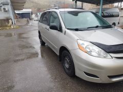 Photo of the vehicle Toyota Sienna