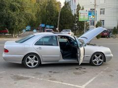 Фото авто Mercedes-Benz E-Класс