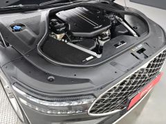 Photo of the vehicle Genesis G90