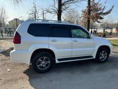 Photo of the vehicle Lexus GX