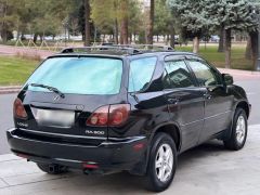 Photo of the vehicle Lexus RX