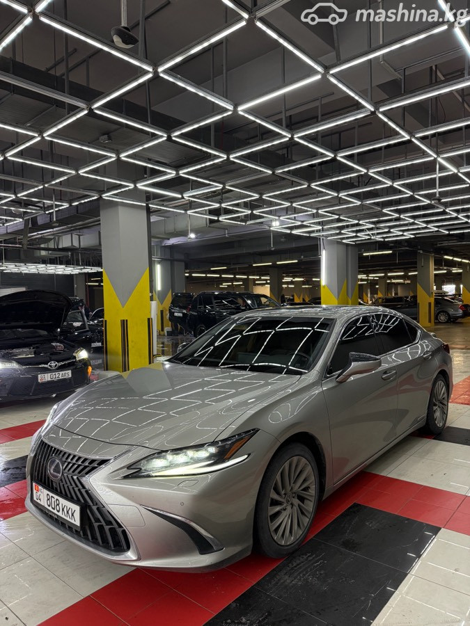 Lexus ES